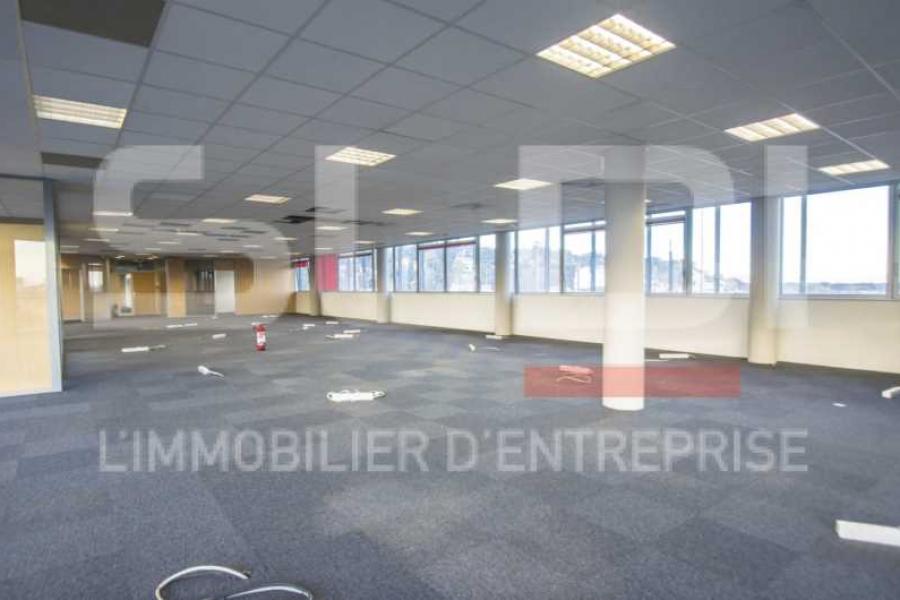Bureaux A LOUER - SAINT QUENTIN FALLAVIER - 157 m²