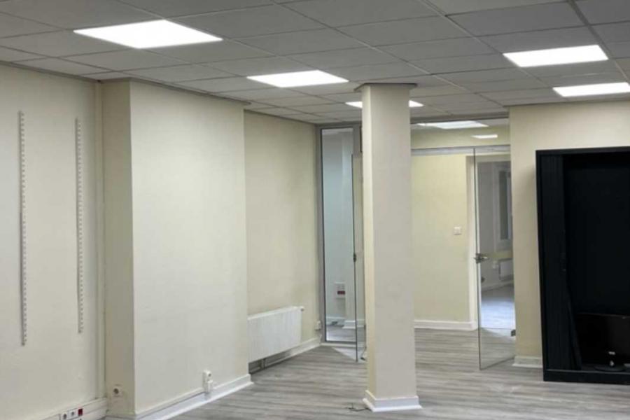 Bureaux A LOUER - VILLEURBANNE - 175 m²