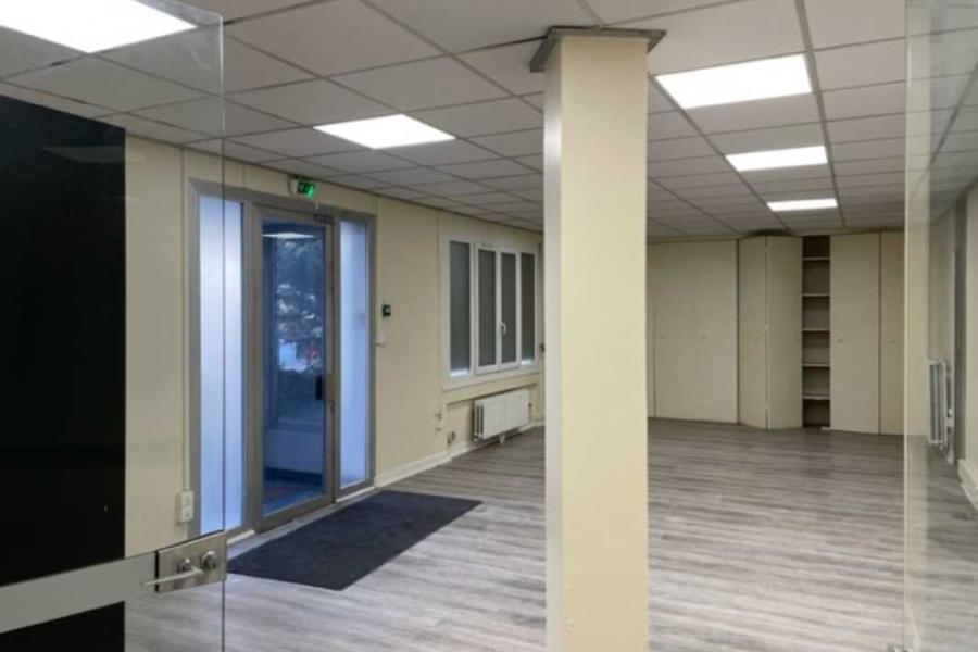 Bureaux A LOUER - VILLEURBANNE - 175 m²