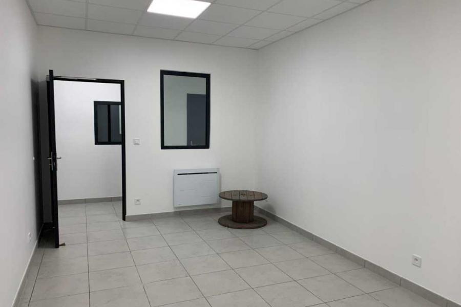 Bureaux A LOUER - BOURGOIN JALLIEU - 64 m²