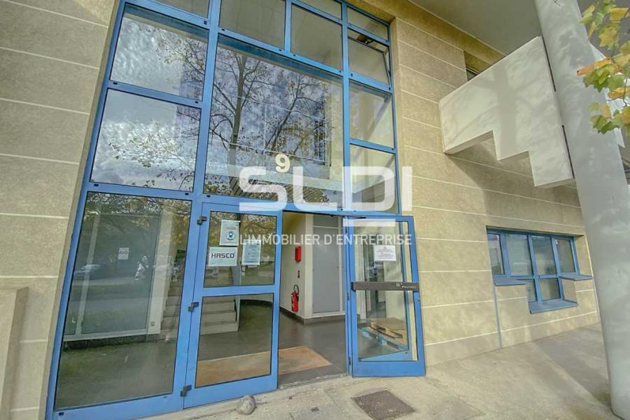Bureaux A VENDRE OU A LOUER - BRON - 132 m²